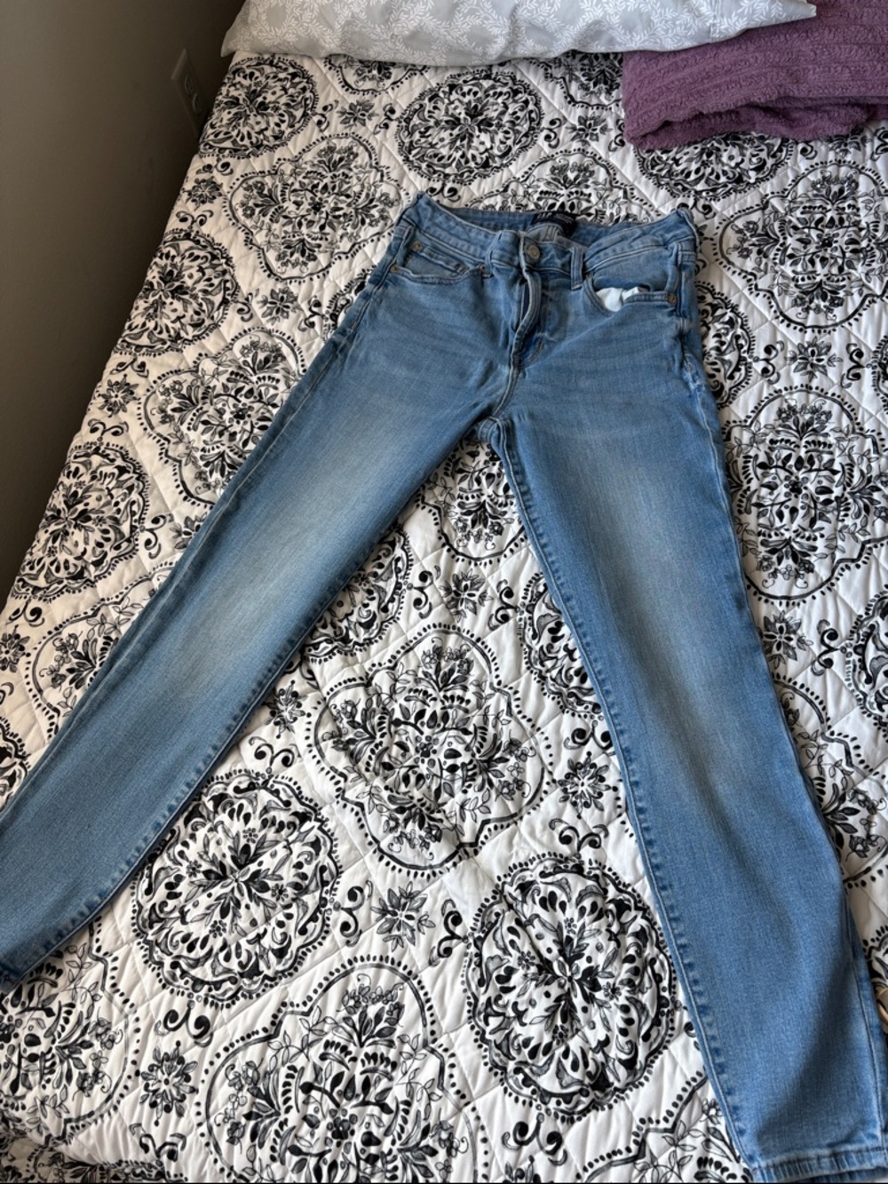 GAP Women's Faded Light Blue Skinny Jeans